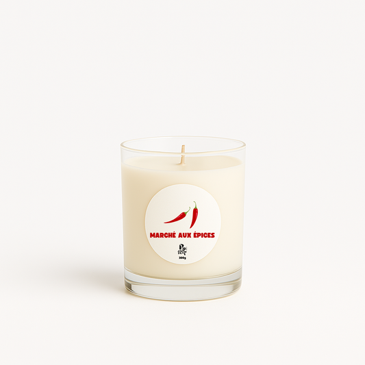 Bougie à la senteur épicée pour une immersion au marché aux épices de Pointe-à-Pitre.Notes
safran, piment, cannelle, encens